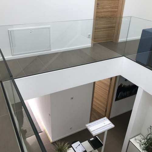 Ganzglasgeländer